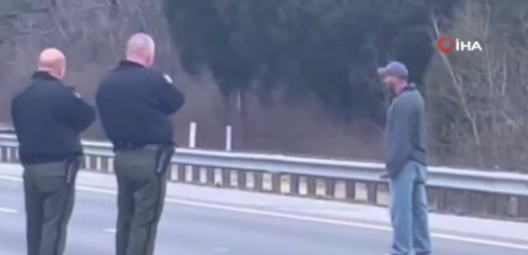 Sosyal medya bu videoyla çalkalandı Silahsız adama 9 polis birden aynı anda ateş açtı