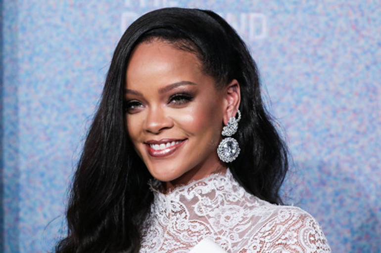 Rihanna hamile Kilo aldıkça hakkında söylenti çıkıyordu, sonunda gerçekten bebek bekliyor