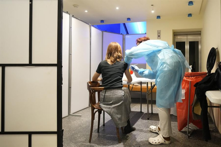 Yeni araştırma ortaya çıkardı: Aşı karşıtlığı çocukluk çağı travmasıyla bağlantılı olabilir