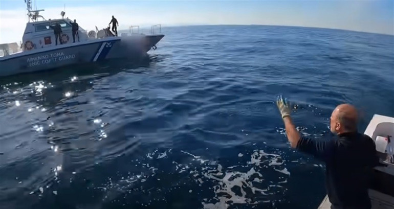 Türk balıkçılar tehditlere boyun eğmedi Geldikleri gibi gittiler