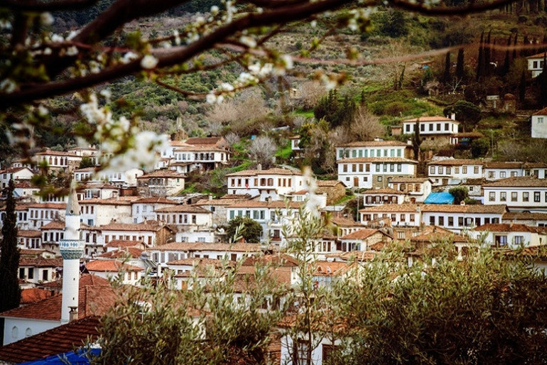 Sevgililer Günü’nün en romantik adresleri | 10 ŞEHİR 10 ÖNERİ