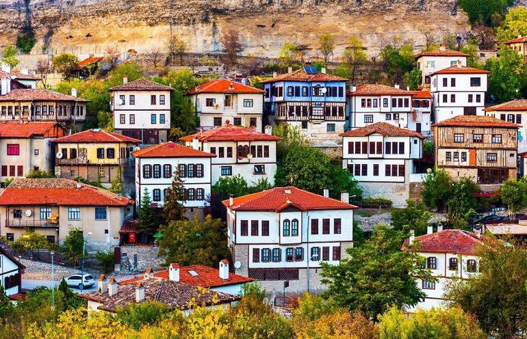 Sevgililer Günü’nün en romantik adresleri | 10 ŞEHİR 10 ÖNERİ