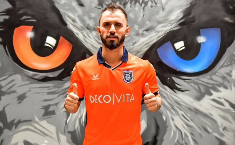 Son Dakika: Medipol Başakşehirde Visca sonrası 18 milyon euroluk nokta atışı Emre Belözoğlunun işareti sonrası Trezeguet ve Pizzi...