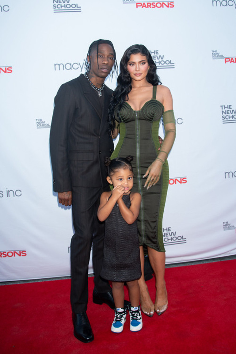 Adı konmamış ilişkiden bir bebek daha dünyaya geldi: Kylie Jenner ve Travis Scottın ikinci çocuğu dünyaya geldi