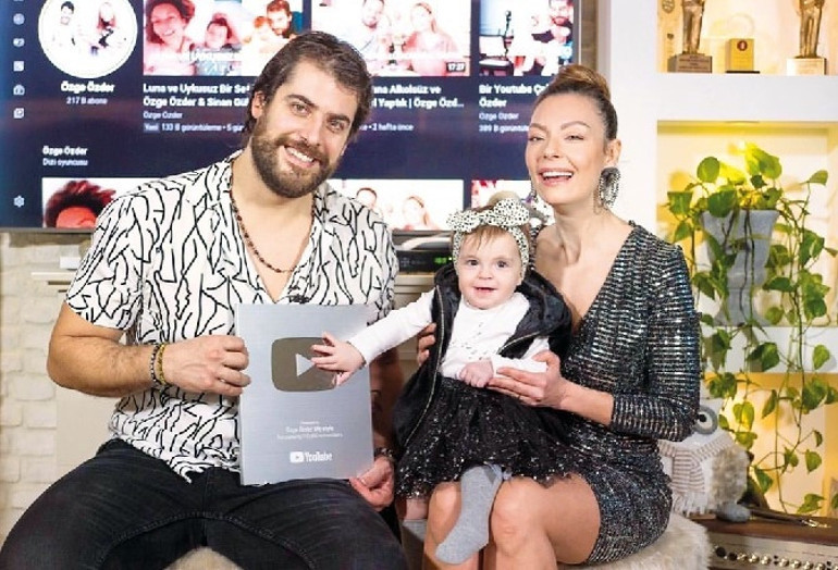 Oğulcan Engin ve Miray Danerden aşk pozu