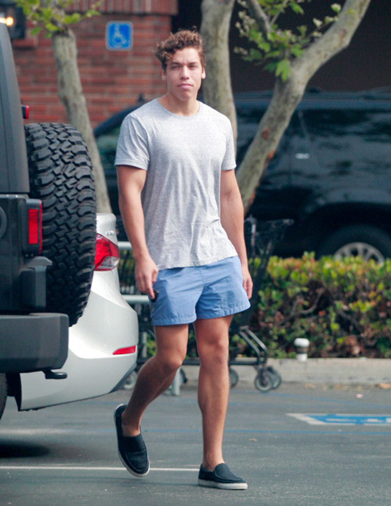 Ünlü oyuncunun, hizmetçisiyle kaçamağından dünyaya gelen oğlu: Benim babam eski kafalı