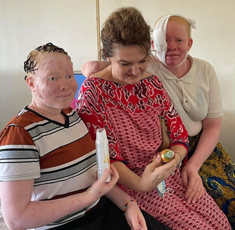 Siyah ülkenin lanetli beyazları Ve Afrikanın Türk Annesi...