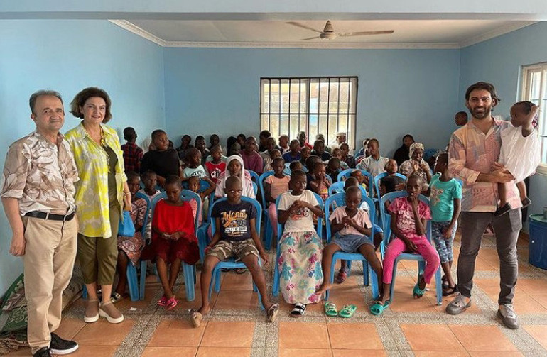 Siyah ülkenin lanetli beyazları Ve Afrikanın Türk Annesi...