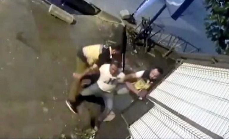 Acil tıp teknisyeni görünümlü polislerin kumarhane baskını