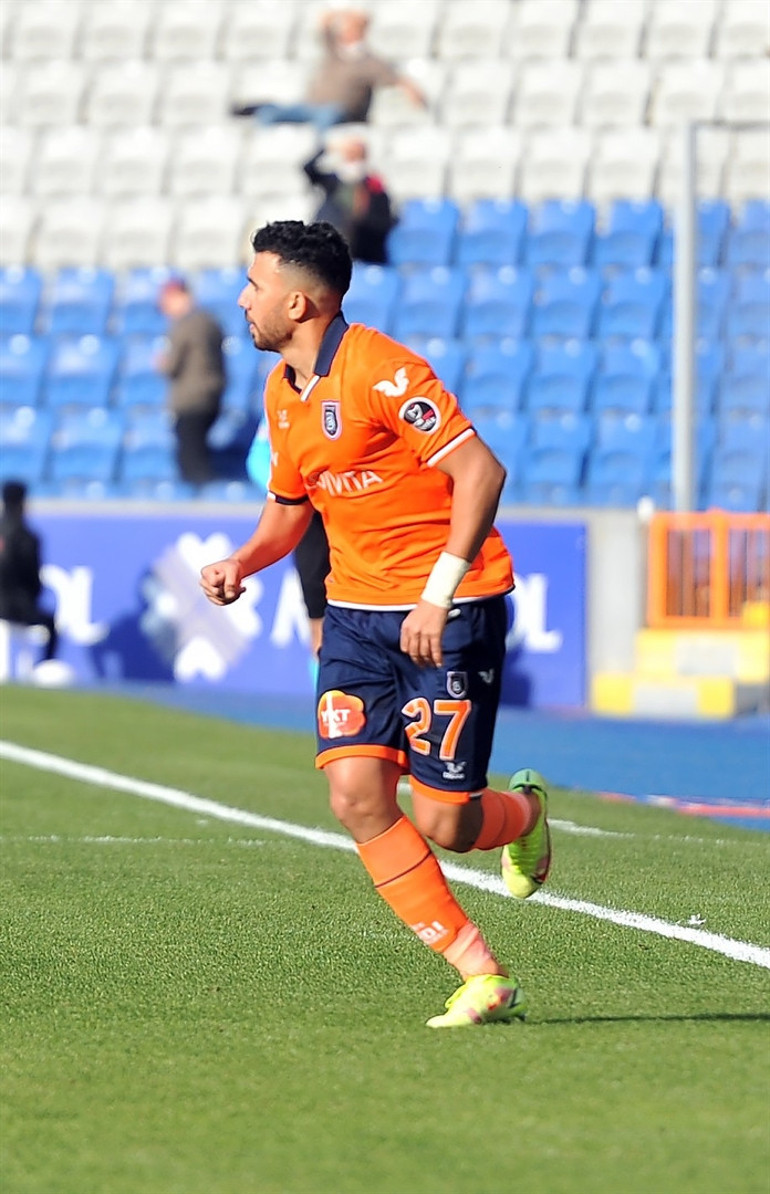 Nwakaemenin boşluğu çabuk doluyor Trabzonspordan 3 önemli hamle | Son Dakika Transfer Haberleri