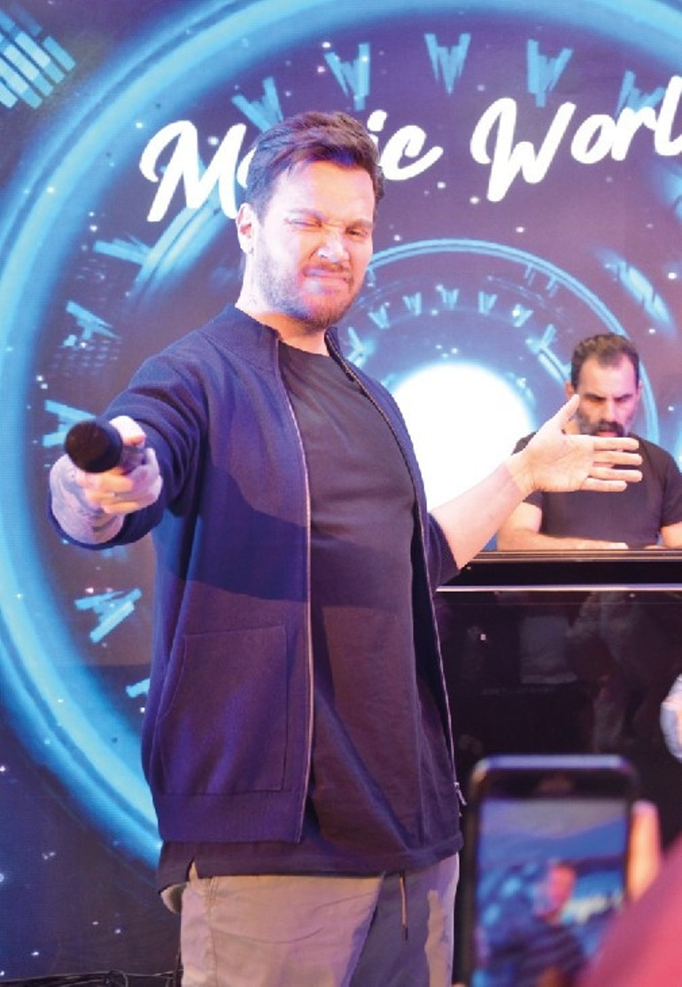 Ayrılmadılar aynı eve çıktılar
