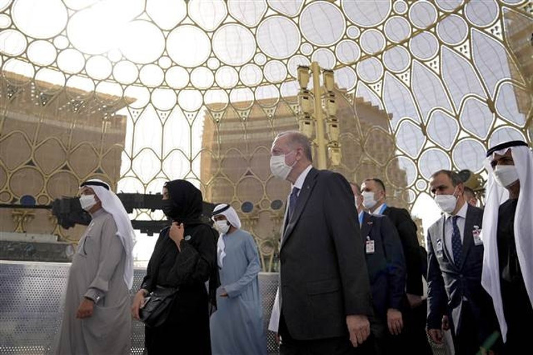 Cumhurbaşkanı Erdoğan: Ekonomik bağlantının güçlenmesi için adımlar atıyoruz... Dubaide Mehter Takımı sürprizi...