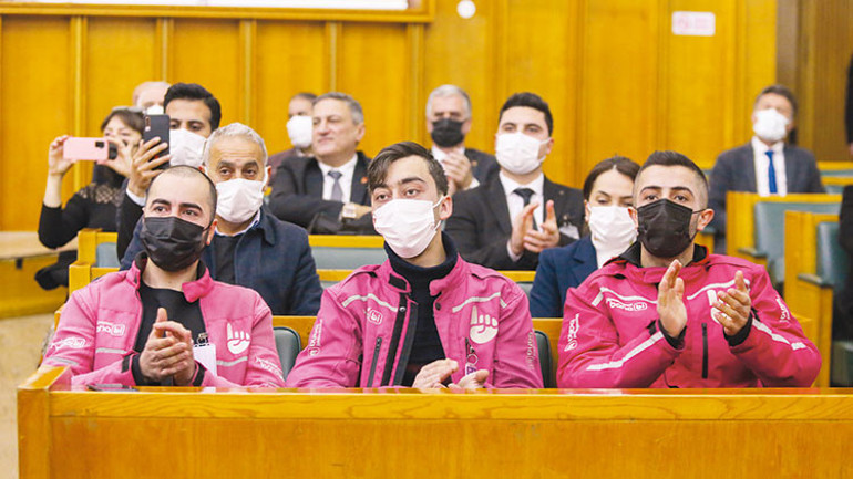 ‘Adil düzeni getireceğiz’