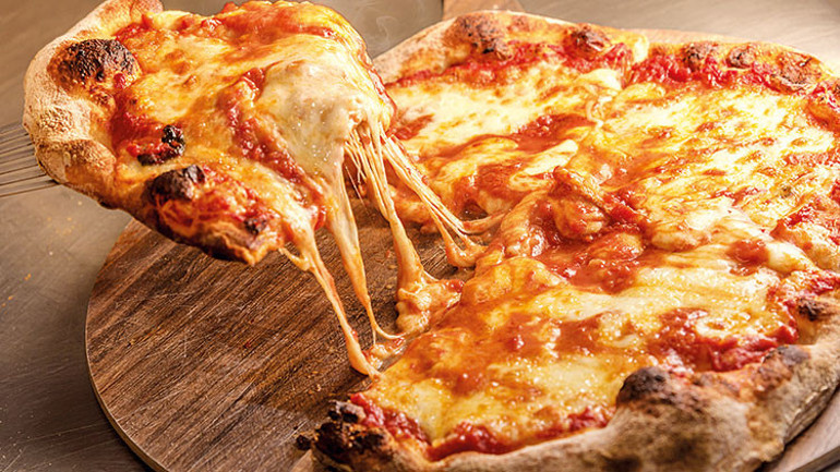 Pizza çeşitlerini keşfetmek gerçek bir yolculuk