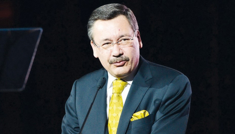 Dolandırıcılar sosyolojiyi Nilüfer Narlı Hoca’dan çok daha iyi biliyorlar