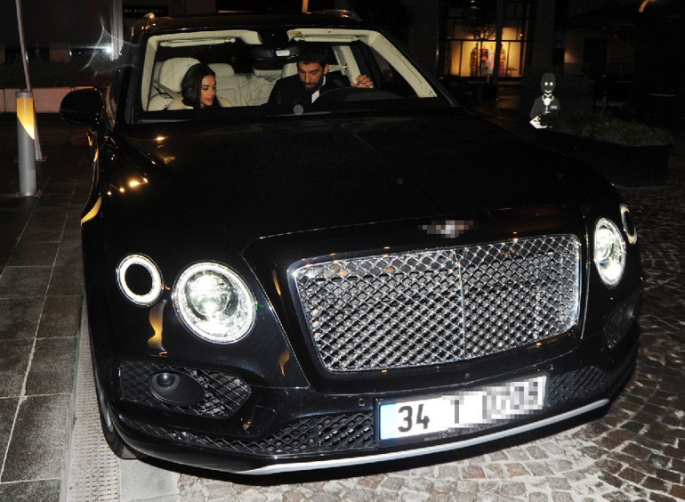 Arda Turandan büyük jest Arabasını garsona ödünç verdi