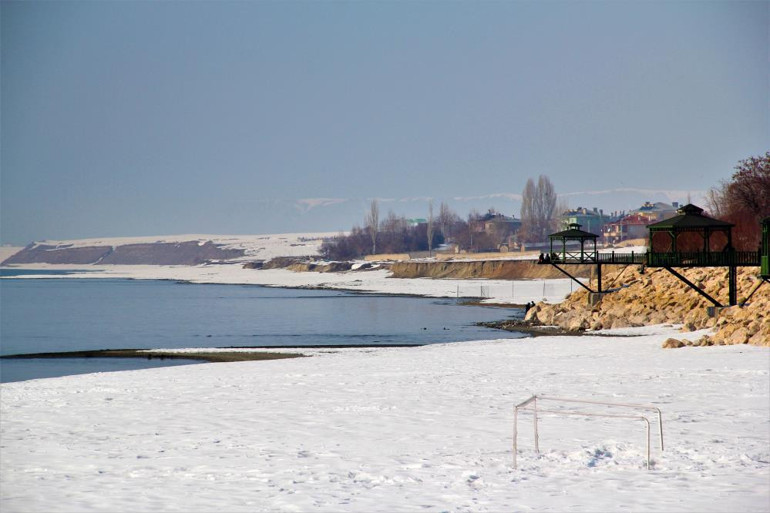 Yağışlar aldatmasın, Van Gölü’ndeki çekilme devam edecek