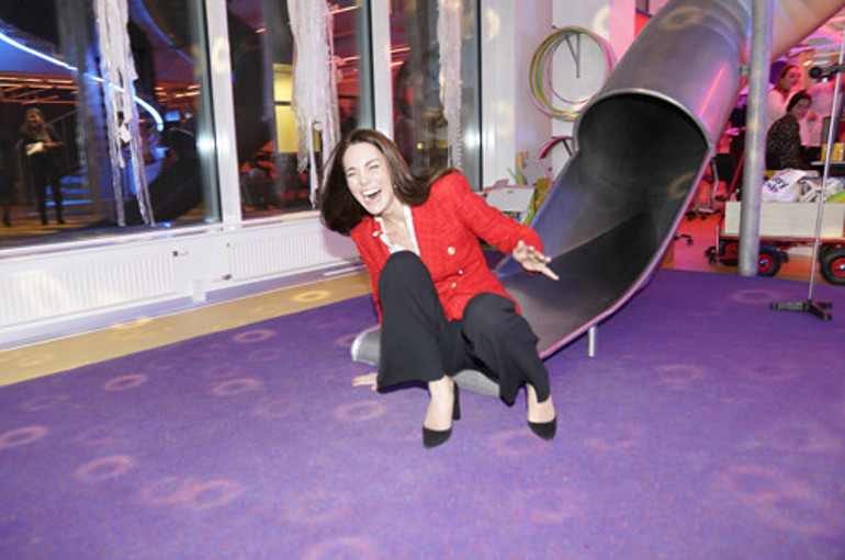 Çocuklarım beni çok kıskandı Kate Middleton kaydıraktan kaydı, odun kesti, sonra saraya çıktı