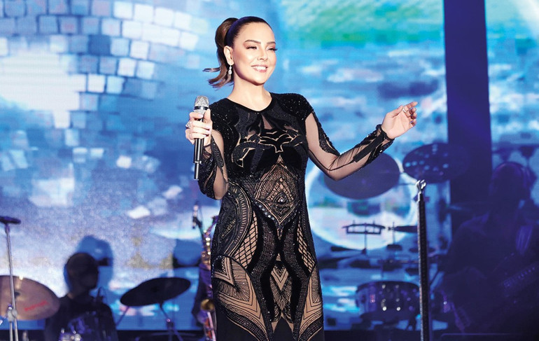 Ebru Gündeş, Iraklı işadamının yakın markajında... Havada aşk kokusu var