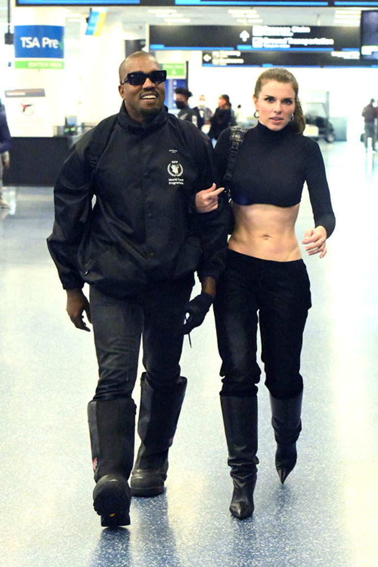 Kanye West, Kim Kardashianın aslını bıraktı, kopyasıyla aşk yaşıyor