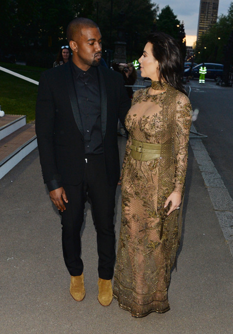 Kanye West, Kim Kardashianın aslını bıraktı, kopyasıyla aşk yaşıyor