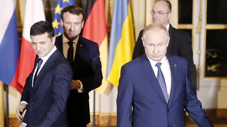 Komediden başkomutanlığa... Kimdir bu Zelenski