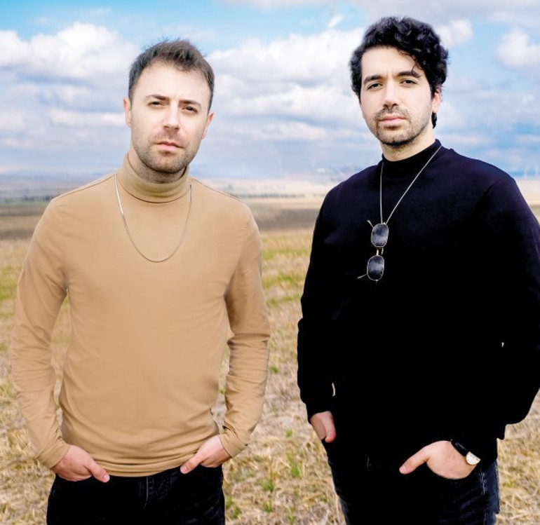 Ünlü oyuncu yıllar önce Ahmet Kayanın klibinde oynamış