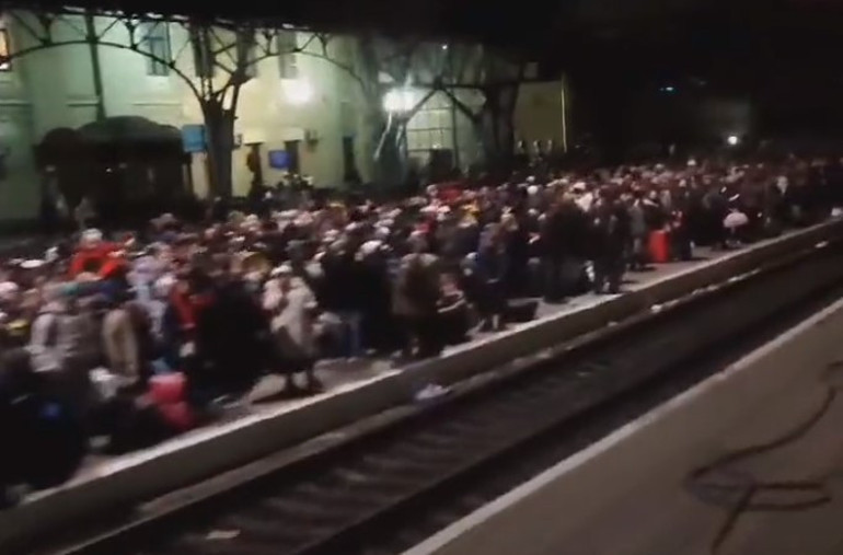 Son dakika | Ukrayna - Rusya savaşında son durum... Petrol deposu vuruldu, zehirli duman paniği