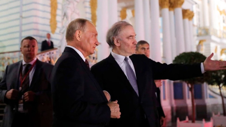 Putinin arkadaşı ünlü orkestra şefine 24 saat süre Putini kına yoksa kovulursun