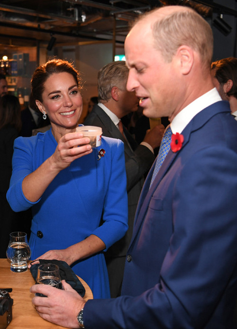 Asi çiftle ilgili dudak uçuklatan iddia: Harry ile Meghan, kraliyet ailesine yarı zamanlı dönecek