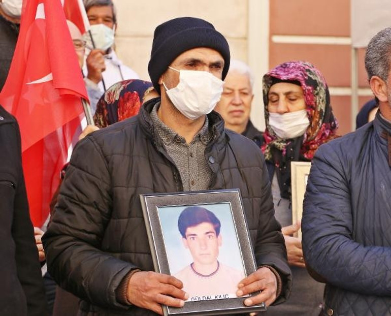 Diyarbakırda HDP önündeki eylemde aile sayısı 266 oldu