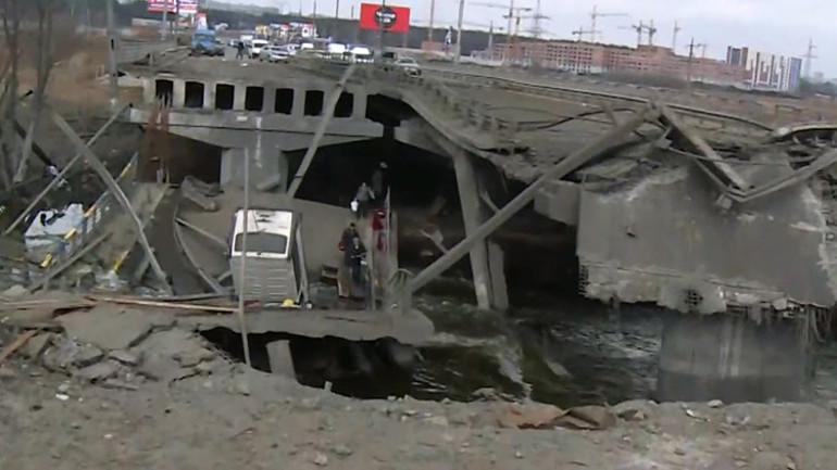 Son dakika: Ukraynada büyük korku CNN TÜRK ekibi en sıcak noktada: 10 saniyede bir bomba düşüyor