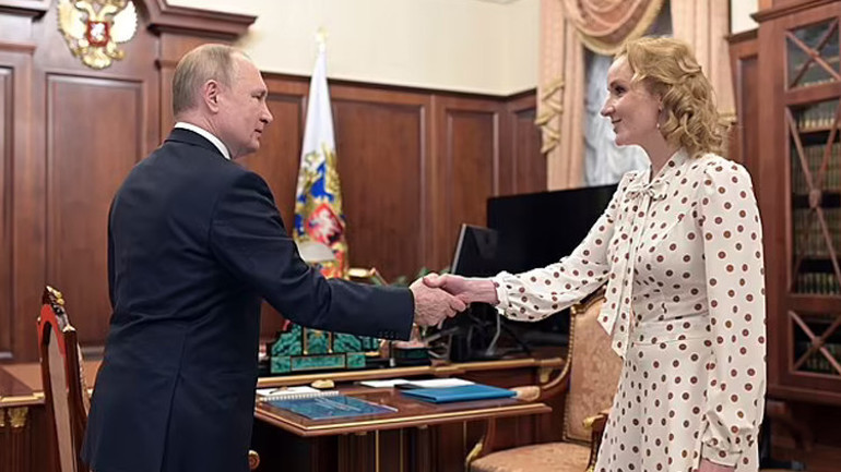 Rusya Ukraynalı yetimleri evlat edinmek için yasa değişikliği yapmayı planlıyor