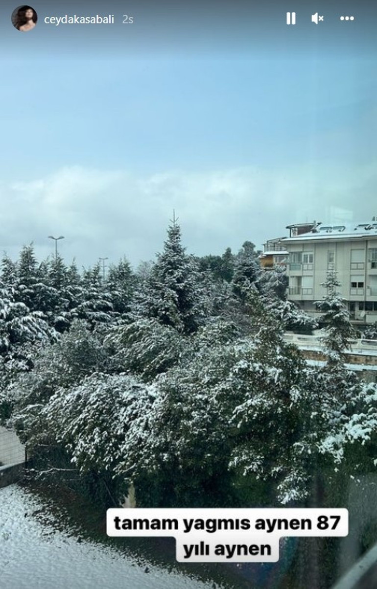 Ünlülerden kar manzaraları... Berfu Yenenler: Evde mahsur kaldığımız günlerdeyiz