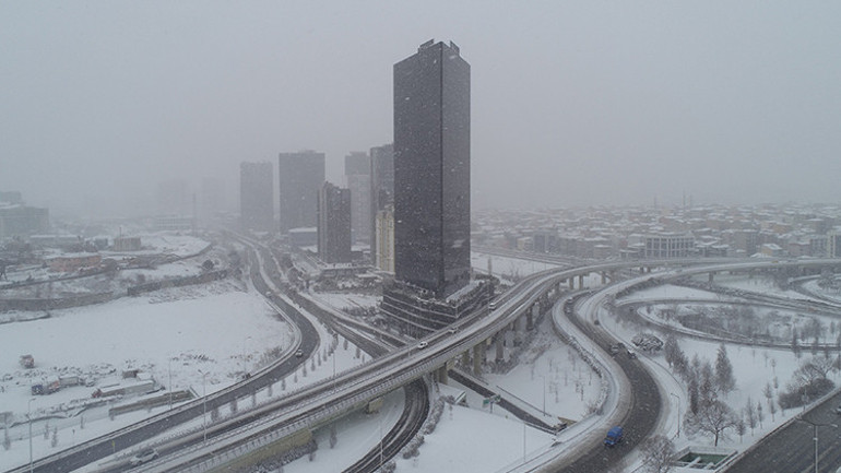 Son dakika... İstanbulun kar imtihanı Meteorolojiden peş peşe uyarılar... Daha kuvvetli geliyor