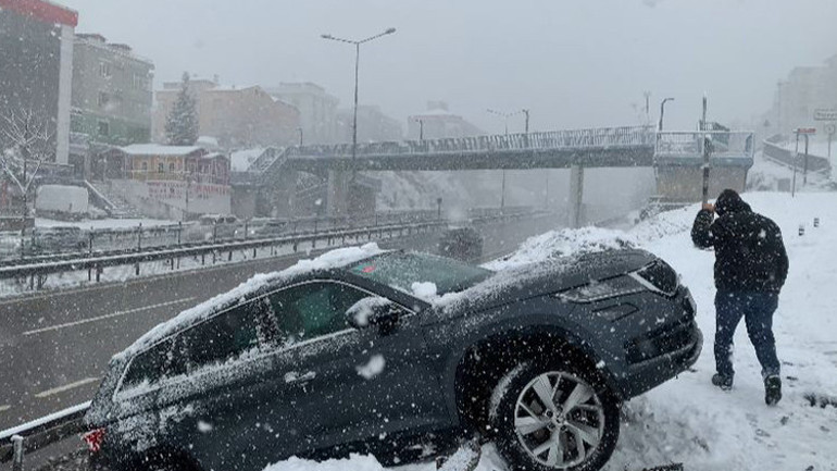 Son dakika... İstanbulun kar imtihanı Meteorolojiden peş peşe uyarılar... Daha kuvvetli geliyor