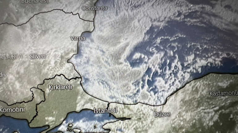 Son dakika... İstanbulda kar alarmı Yoğun kar yağışı kuzeyden giriş yaptı Görüş mesafesi düştü