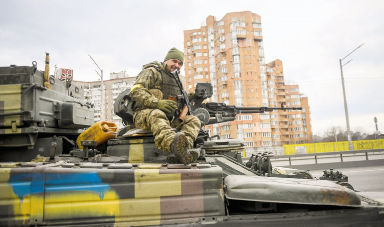 Bombaların arasında habercilik