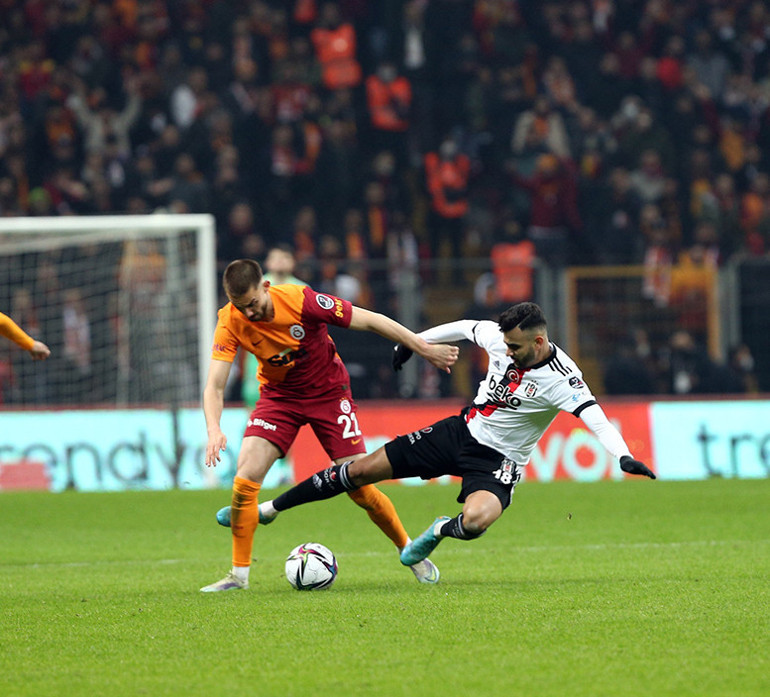 Galatasaray - Beşiktaş maçı sonrası spor yazarları ne dedi Karaveli, savunmayla fazla oynadı, gol sahtekarlık kültürünün ürünü...