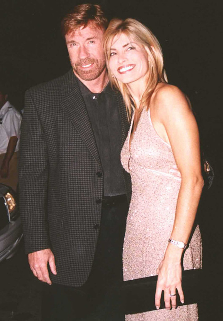 Chuck Norris, hasta karısına bakmak için kariyerini bırakmıştı: Şimdi çiftlikte yaşayıp su satıyorlar