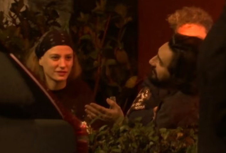 Serenay Sarıkaya ve Umut Evirgenin aşk öpücüğü