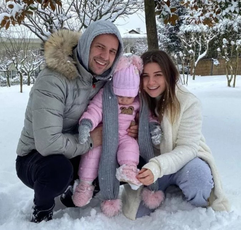 Ünlü oyuncu ikinci kez anne oluyor... Kız bebek yükleniyor