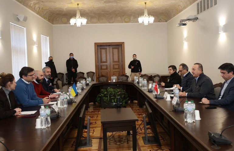 Lvivde kritik zirve Çavuşoğlu: Ateşkes için ümitlerimiz arttı
