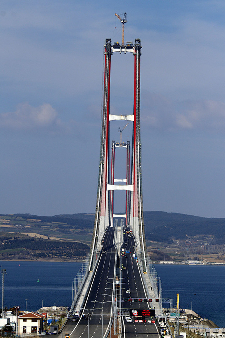 Tarihi gün bugün 1915 Çanakkale Köprüsü açıldı