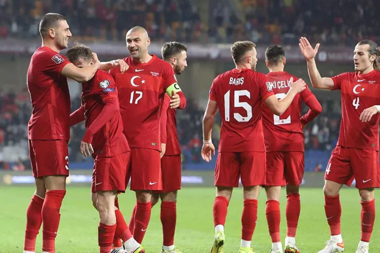 A Milli Takımın 2022 Dünya Kupası play-off maçları aday kadrosu açıklandı Stefan Kuntzun tercihleri...