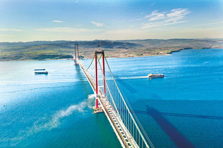 İki kıta 6. kez bağlandı Çanakkale’ye Zafer Gerdanlığı