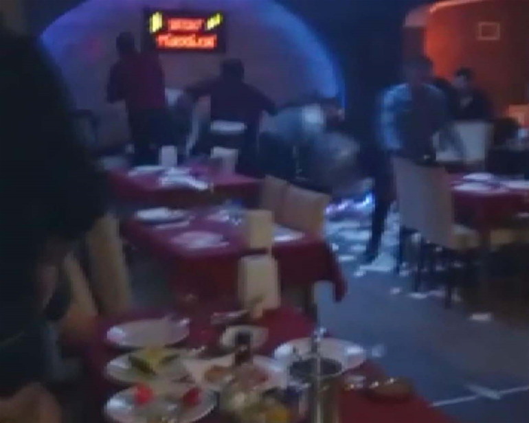 Ataşehirde türkü evinde istek şarkı kavgası