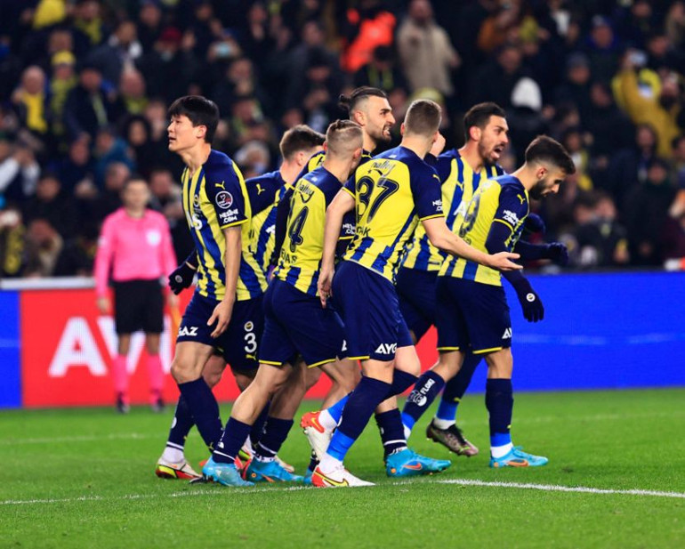 Son Dakika: Fenerbahçe ve Süper Ligde İsmail Kartal fırtınası Göreve geldikten sonra oluşan puan tablosu olay oldu... Yeni hoca aranıyor ama...