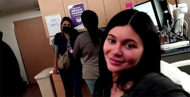 Doğum sancısı içinde zafer işareti: Oğlun burada sevgilim