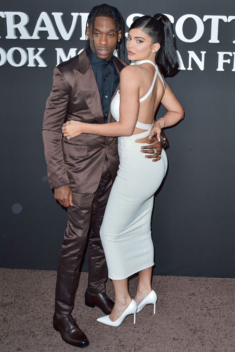 Doğum sancısı içinde zafer işareti: Oğlun burada sevgilim